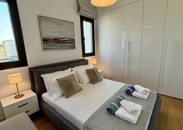 Oxford House By Trulycyprus