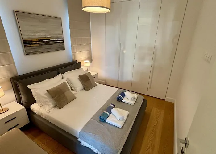 Oxford House By Trulycyprus Daire