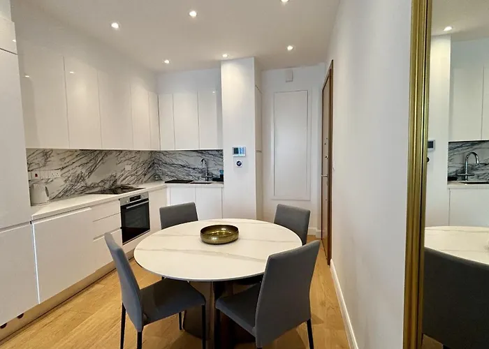 Oxford House By Trulycyprus Daire *